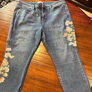 Beautiful J.Jill Authentic Fit Cropped Jeans with gorgeous embroidery Size 16